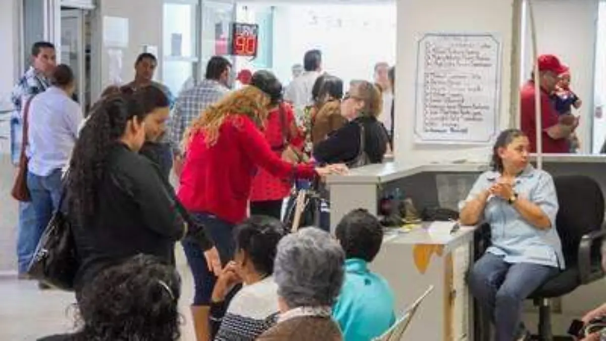 ESPERA PACIENTES IMSS (5)